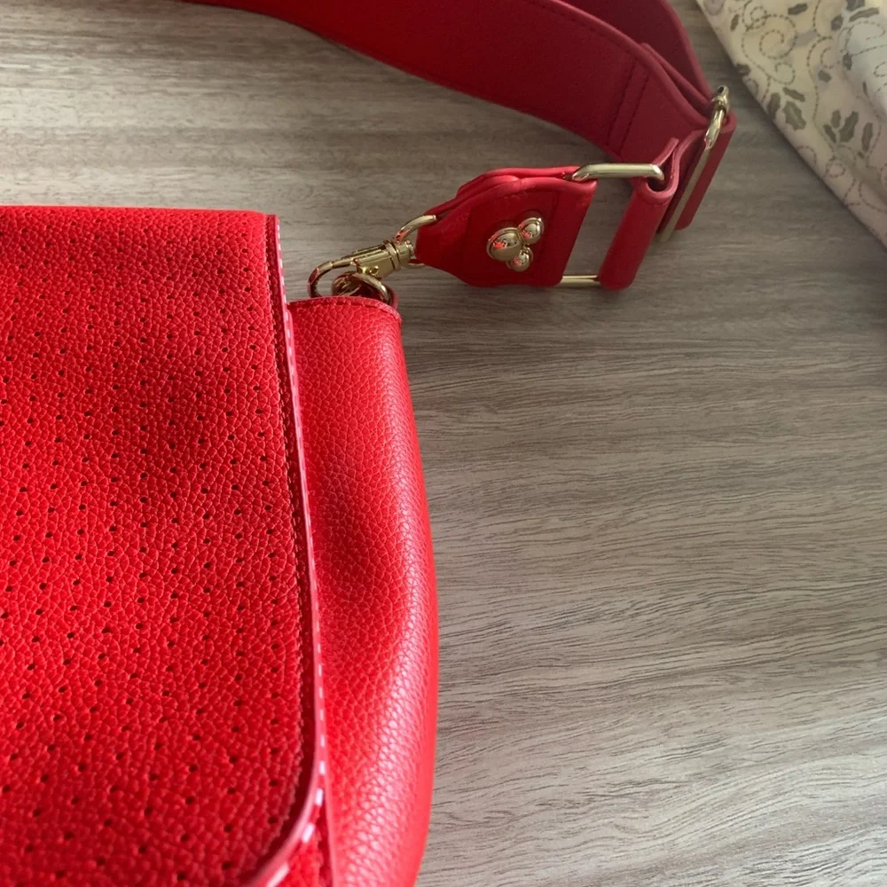 NWOT Disney Limited Edition Pin Collector Side Satchel Crossbody “Rare”